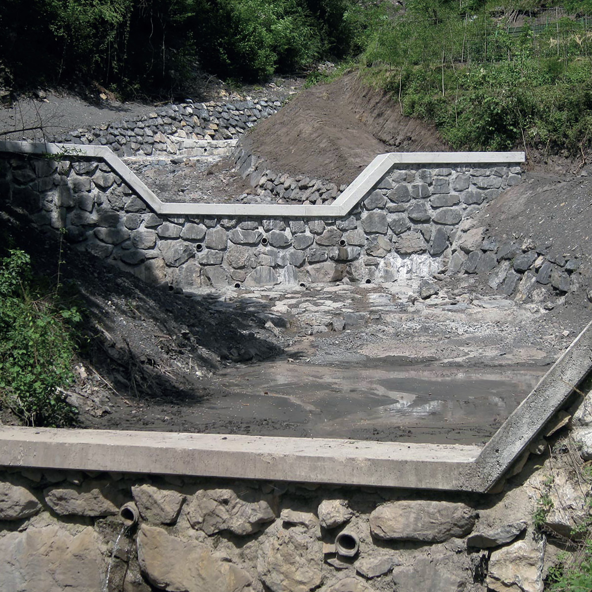 Pannello 7 foto 4 | Esempio di strutture di correzione di un torrente. Foto di BETTINESCHI S.R.L.
