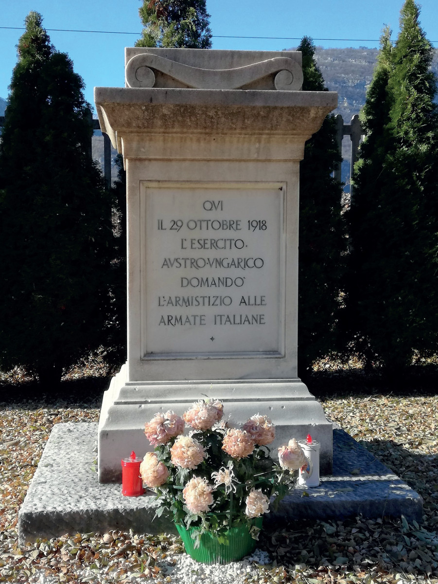 Pannello 10 foto 2 | Cippo di Serravalle. Foto di Robertk9410 (Wikimedia, CC BY-SA 4.0)